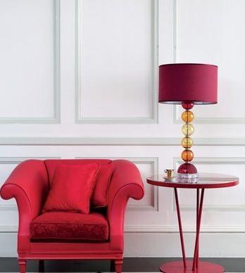 酒紅小比例點(diǎn)睛配色提亮暖冬主題