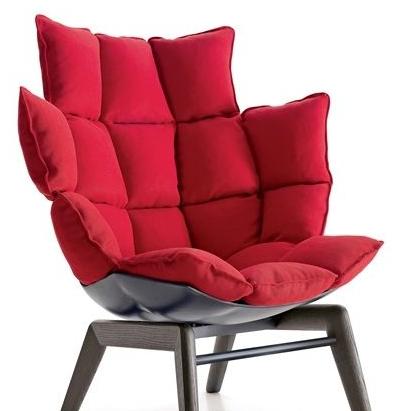 酒紅小比例點(diǎn)睛配色提亮暖冬主題