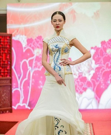 中國當(dāng)代絲綢藝術(shù)展在俄舉行