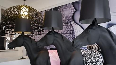 迎馬年復(fù)古創(chuàng)意馬燈