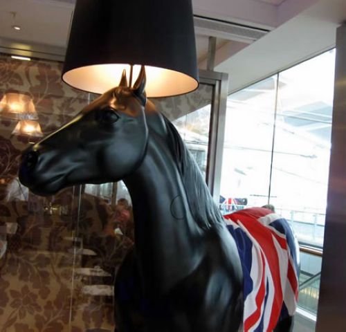 迎馬年復(fù)古創(chuàng)意馬燈