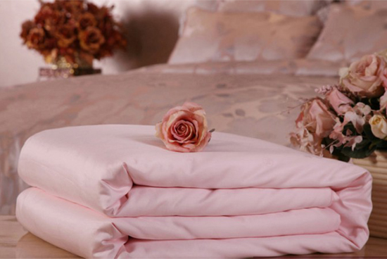 蠶絲被保養(yǎng)及收藏方法