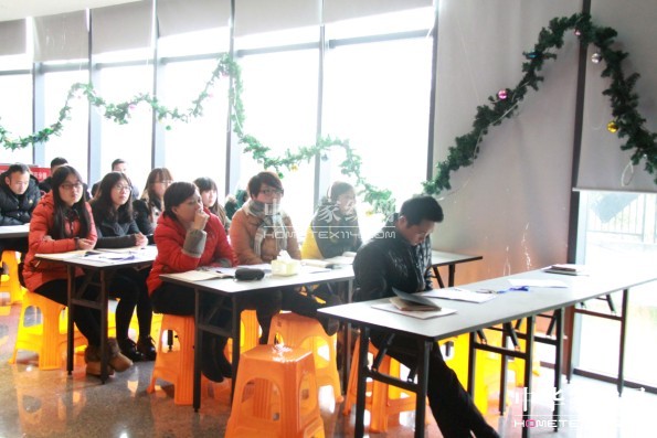 南方寢飾封閉培訓(xùn)變開(kāi)放式實(shí)現(xiàn)"寓教于樂(lè)"