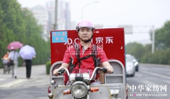 京東CEO劉強東一線送貨應對訂單高峰
