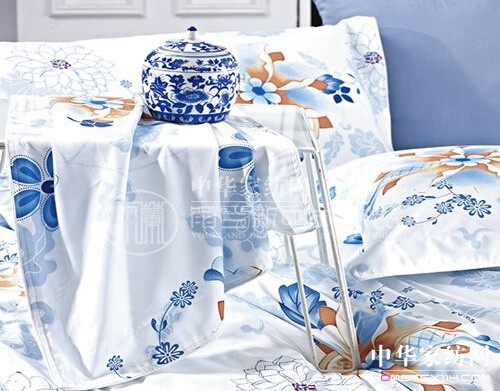 雨蘭家紡“醉染青楓”青花床品