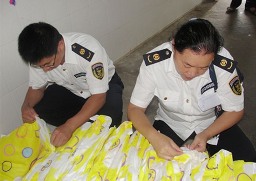 德宏州加強學生床上用品質量監督 確保學生健康安全