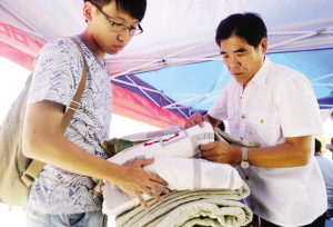 天津高校設檢測點現場查棉制品 防止三無床上用品流入