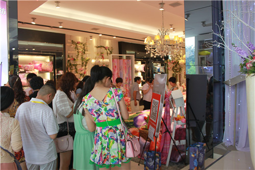 三聯(lián)家紡2015秋冬新品發(fā)布會暨董潔見面會召開