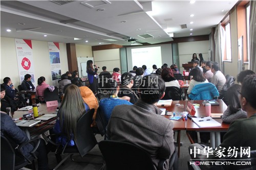 堂皇集團(tuán)舉行4D創(chuàng)新拓展培訓(xùn)