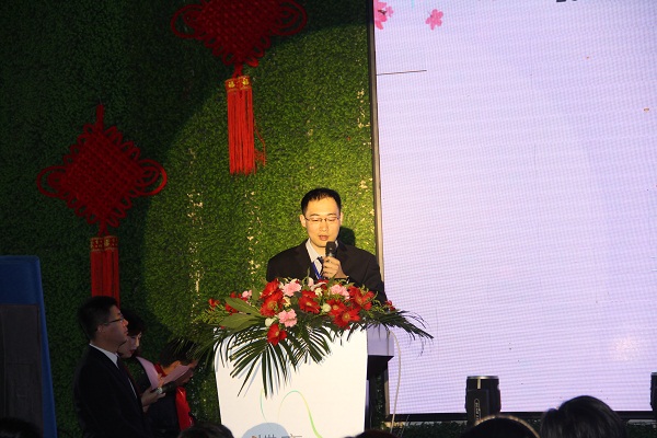 雨蘭“蝶變2017”春夏新品發(fā)布暨營銷峰會隆重召開——破繭成蝶蛻變新生