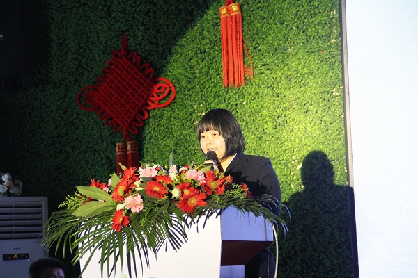 雨蘭“蝶變2017”春夏新品發(fā)布暨營銷峰會隆重召開——破繭成蝶蛻變新生