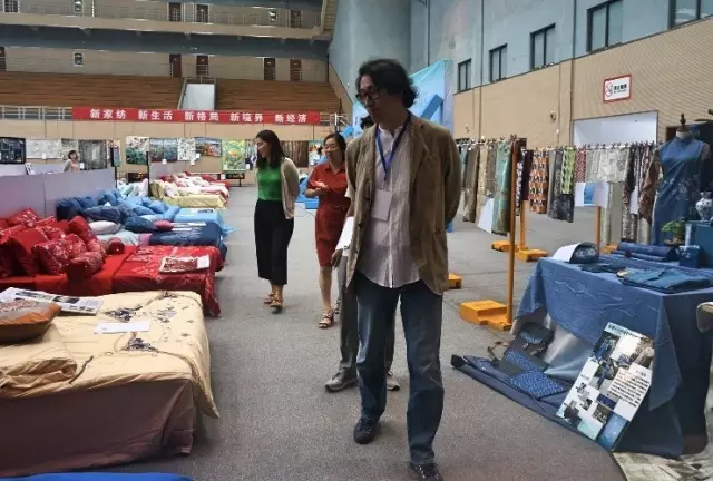 Ҹζϯͨ300Ҽa(chn)ƷŮ