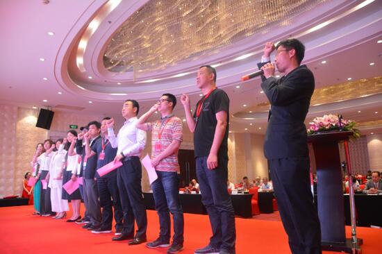 精英引領(lǐng)產(chǎn)業(yè)創(chuàng)新驅(qū)動價值——漢斯克恩灃杯•2018中國家紡家居產(chǎn)業(yè)發(fā)展高峰論壇