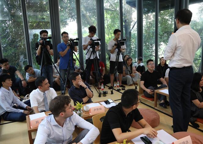 在自然的秘境里,你想撩一場怎樣的發布會