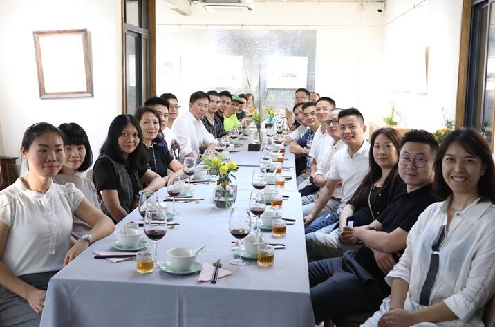 在自然的秘境里,你想撩一場怎樣的發布會