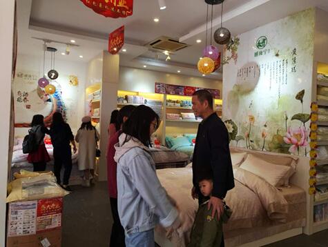 睡康寧家紡隆重進(jìn)駐陽(yáng)江市,場(chǎng)面火爆!