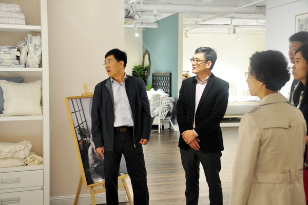 省市僑辦領(lǐng)導(dǎo)考察調(diào)研莫特斯,與王總座談企業(yè)發(fā)展